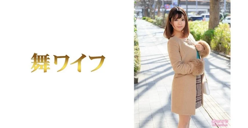 穿着性感蕾丝情趣内衣样子清纯的女朋友妹子下面还挺多水的带出不少白浆